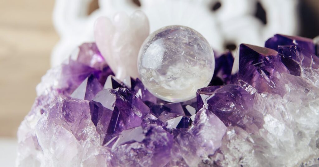 Crystal Clusters and Geodes